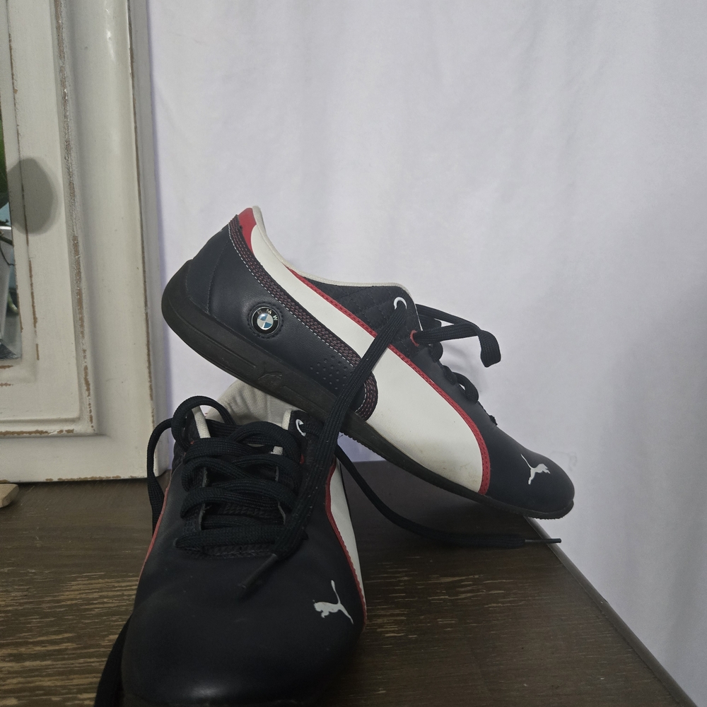 Puma Men's Black and White Sneakers